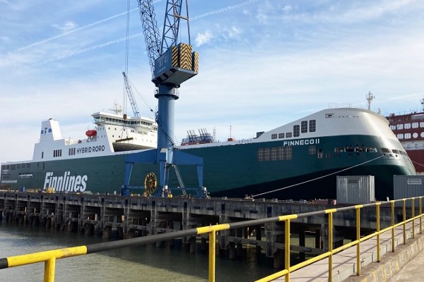 Finnlines recibe su segundo buque ro-ro híbrido