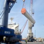 El Puerto de Almería gestiona nueva carga de elementos eólicos