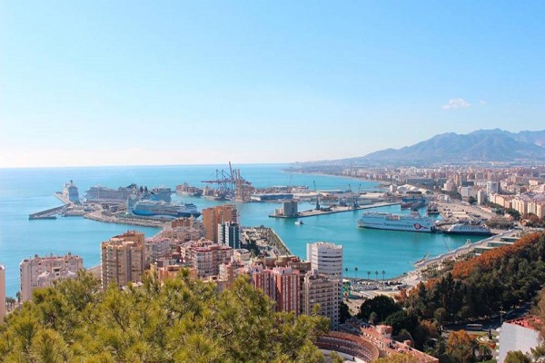 El Puerto de Málaga establece bonificaciones para impulsar los tráficos