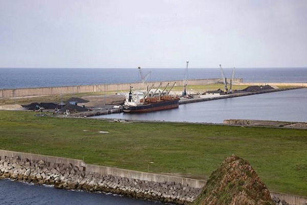 Duro Felguera pide una concesión al Puerto de Gijón para fabricar cimentaciones
