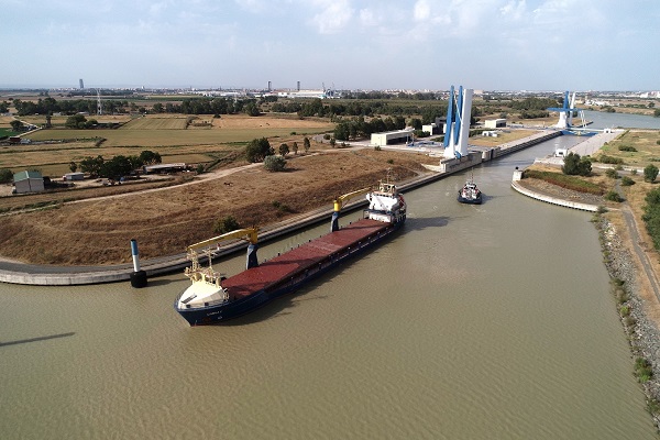 El Puerto de Sevilla mejora la sostenibilidad de la carga y descarga de mercancías