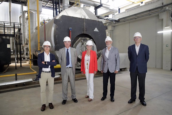 La presidenta del Puerto de Huelva visita las instalaciones de Lipsa