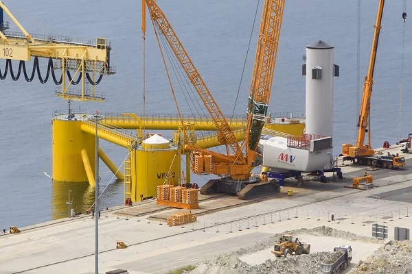 El Puerto de Ferrol construirá una planta de ensamblaje eólica marina
