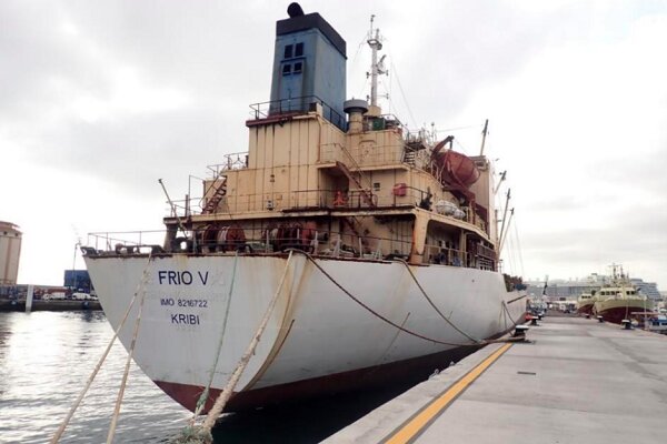 El Puerto de Las Palmas subasta el carguero frigorífico Frio V