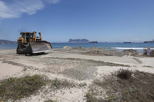 El Puerto de Algeciras otorga a Dayta el trasvase de arena de El Rinconcillo