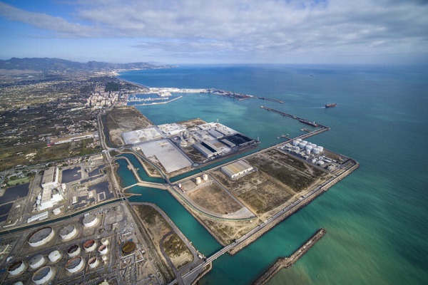 El Puerto de Castellón recibe tres propuestas para urbanizar la dársena sur