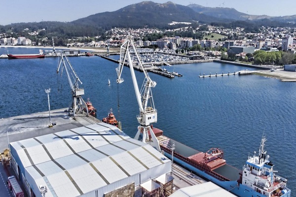 El Puerto de Vilagarcía bate récord en tráfico de mercancías este abril