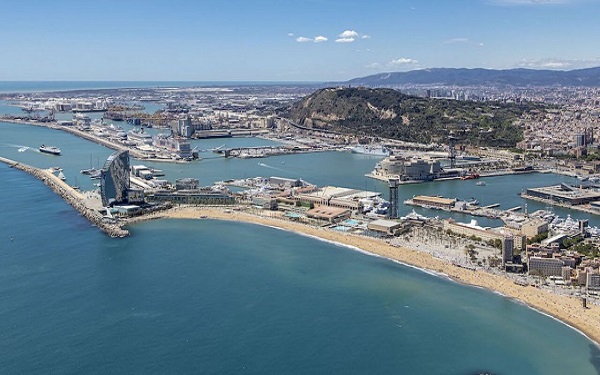 The Port of Barcelona awards the power supply project to ferries |