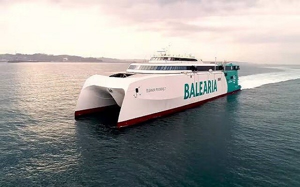 Baleària funciona al 100% con gas natural en sus buques con motores duales