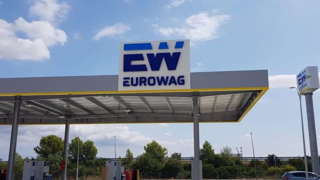 Eurowag firma alianza con Oti Cabadas para la normalizar la presencia de las conductora en las carreteras