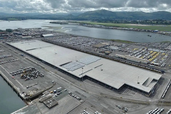 El Puerto de Santander y Renault evalúan infraestructuras para transporte de vehículos