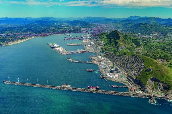 El Puerto de Bilbao evalúa su futuro con un análisis de competitividad
